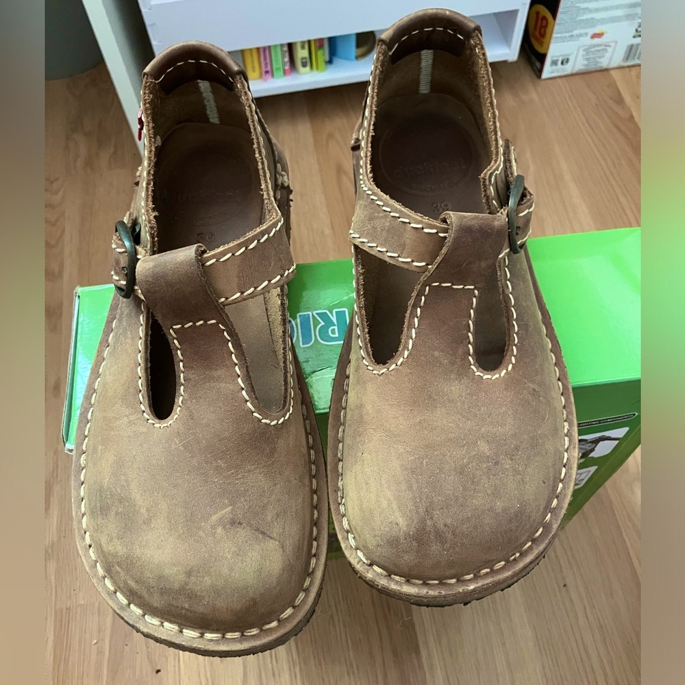 Duck feet danish handcrafted leather shoes